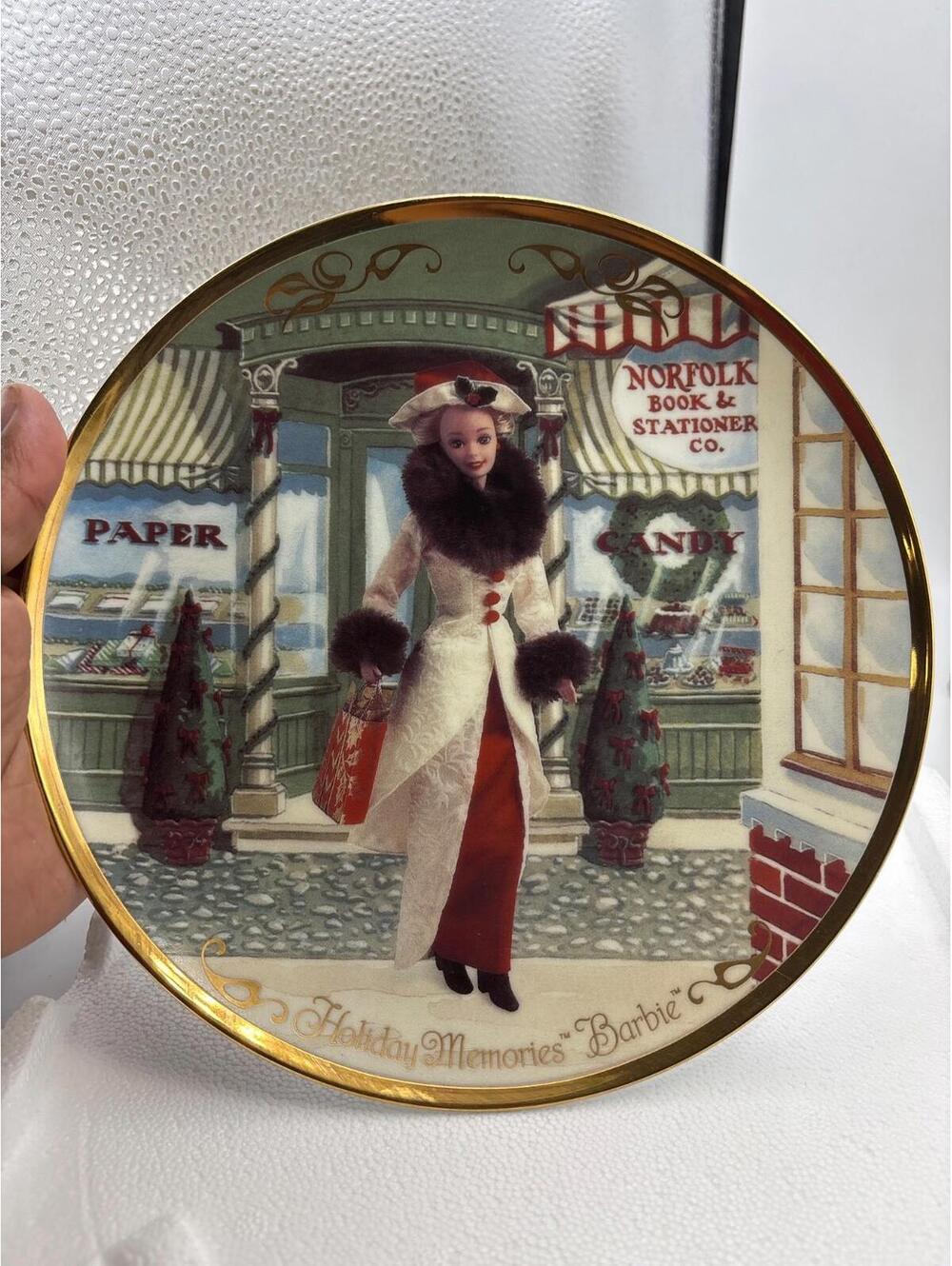 Hallmark LE Holiday Memories Barbie 8" Plate Victorian Christmas 1997 NEW in Box